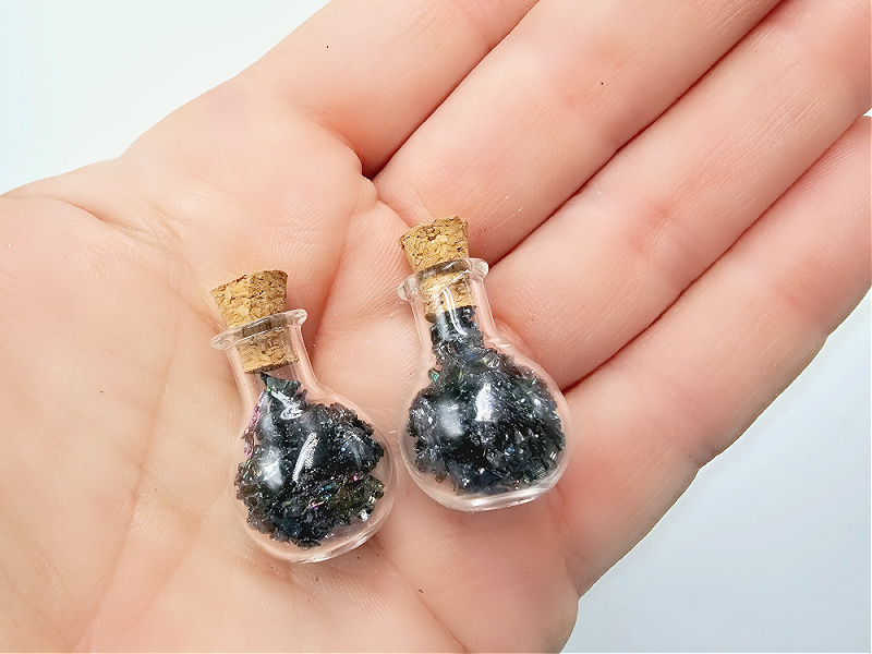 Mini Bottle Of Silicon Carbide Chips Mini Bottle Of Silicon Carbide Chips