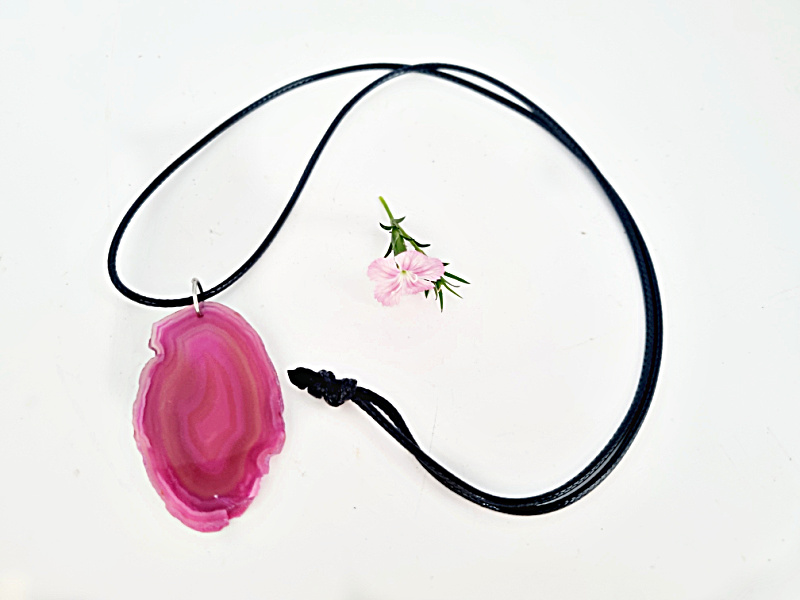 Pink Agate Slice Necklace Pink Agate Slice Necklace - Image 2