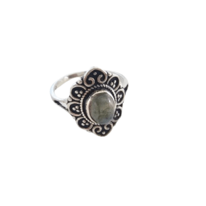 Flower Oval Labradorite Ring