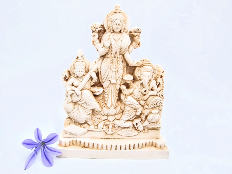 Saraswathi, Lakshmi and Ganesha Statue (18cm) Saraswathi, Lakshmi and Ganesha Statue (18cm)