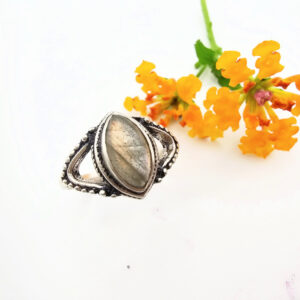 Eye Labradorite Ring