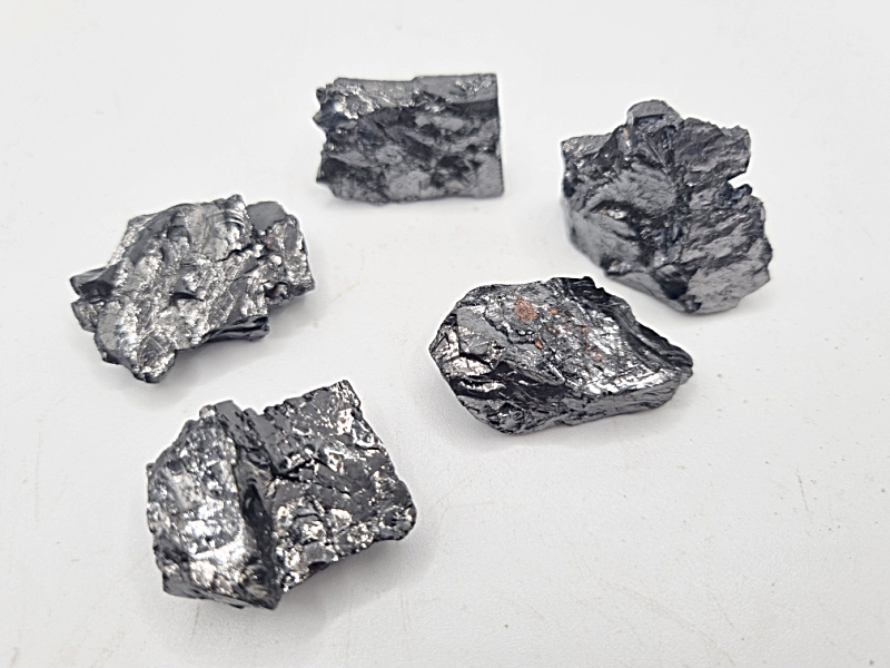 Shungite Noble Elite Rough Pieces (10-14g) Shungite Noble Elite Rough Pieces (10-14g)