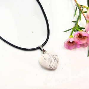 White Howlite Heart Necklace (1.5cm)