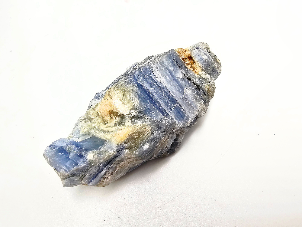 Blue Kyanite Cluster with Quartz B (44g) Blue Kyanite Cluster with Quartz B (44g)