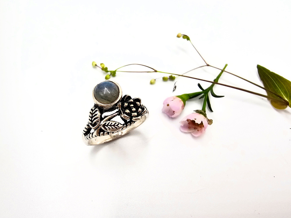 Flower Daze Ring - Labradorite (925 Silver) M Flower Daze Ring - Labradorite (925 Silver) M