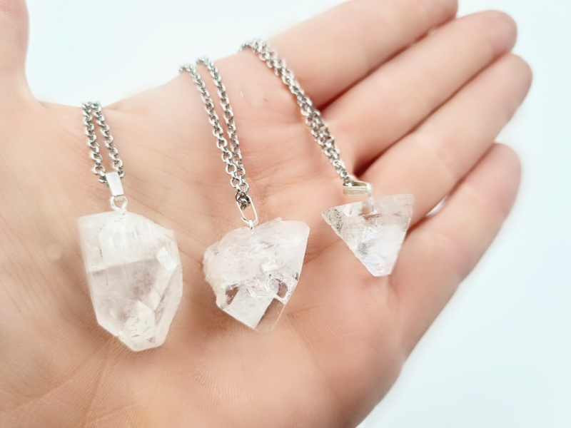 Apophyllite Point crystal Necklace Apophyllite Point crystal Necklace - Image 3