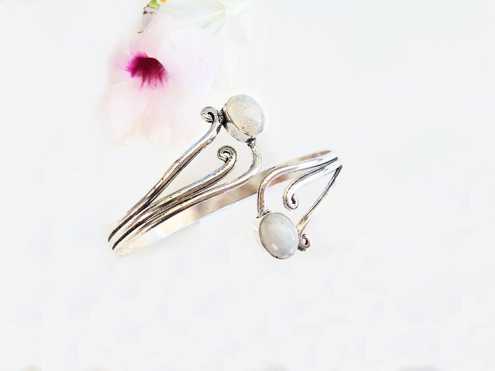 Double Swirl Moonstone Bangle (W/Brass) Double Swirl Moonstone Bangle (W/Brass)