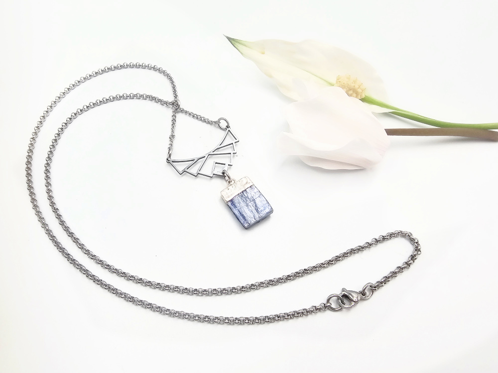 Geometric Crystal Necklace Kyanite Flair Geometric Crystal Necklace Kyanite Flair - Image 2