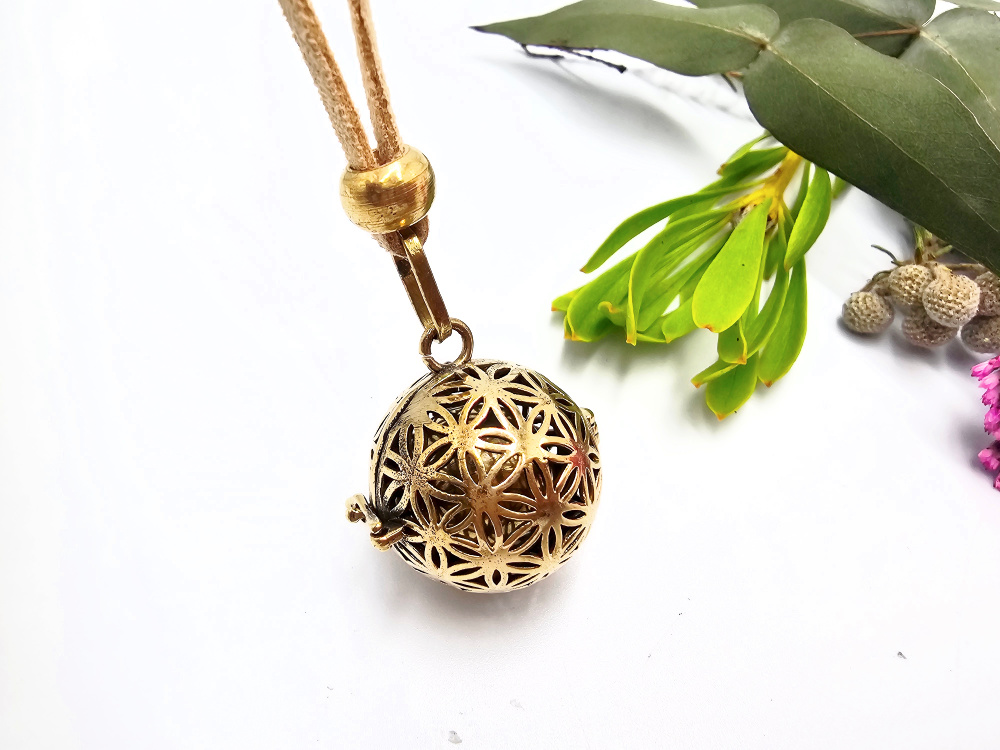 Harmony Bell Seed of Life Round Necklace (Brass) Harmony Bell Seed of Life Round Necklace