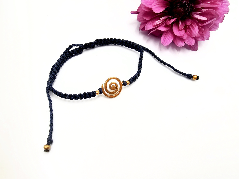 Macramé Brass Bangle Spiral (Blue) Macramé Brass Bangle Spiral (Blue)