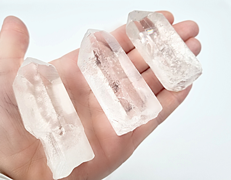 Rough Clear Quartz Points (5-7cm) Rough Clear Quartz Points (5-7cm)