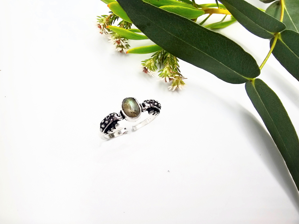 Toe Ring – Elephants (Labradorite & W/Brass) Toe Ring elephant