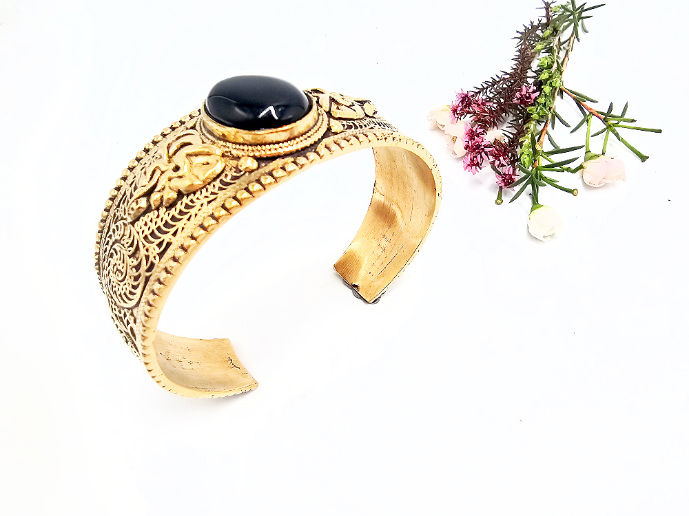 Black Onyx Oracle Bangle (Brass) Black Onyx Oracle Bangle (Brass) - Image 2