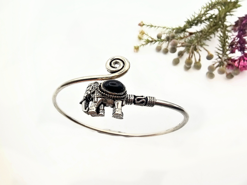 Elephant Spiral Bangle – Black Onyx (W/Brass) Elephant Spiral Bangle – Black Onyx (W/Brass)