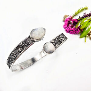 Hello Indigo Halo Online Store Flower Trail Bangle Moonstone (W/Brass)
