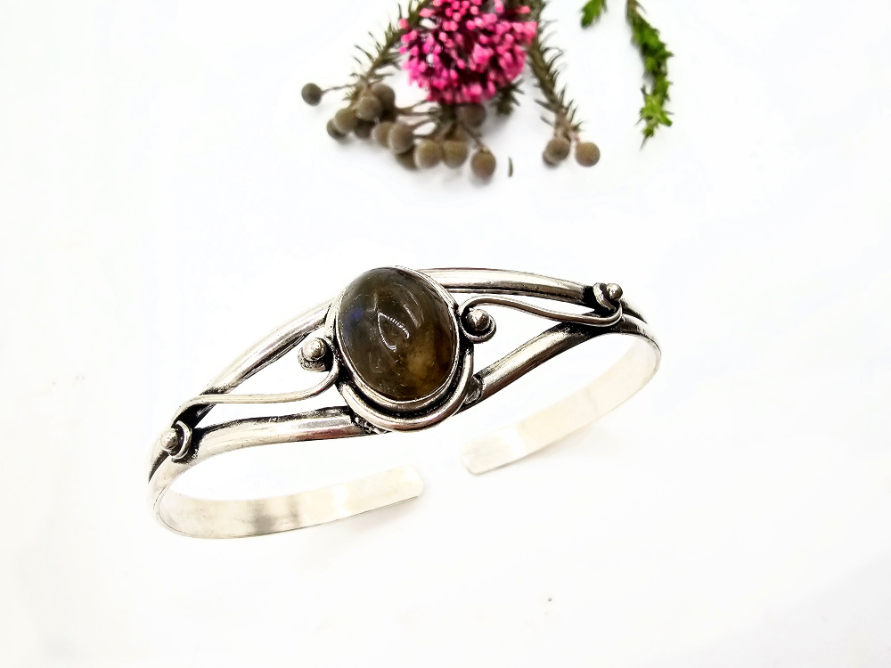Labradorite Eclipse Bangle (W/Brass) Labradorite Eclipse Bangle (W/Brass)