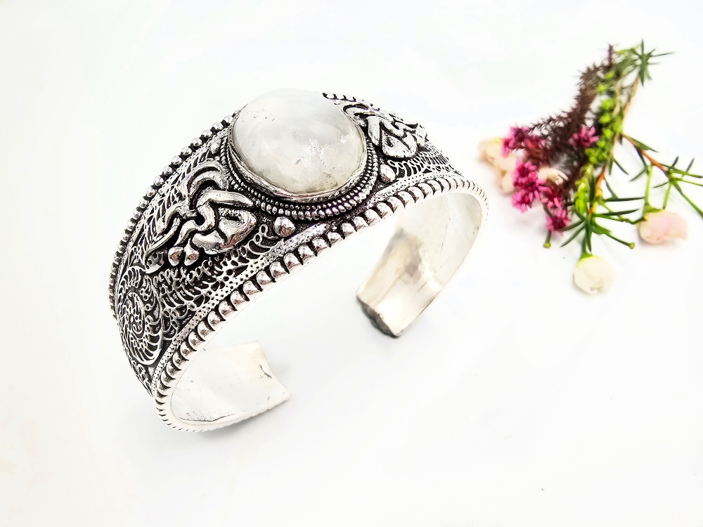 Moonstone Oracle Bangle (W/Brass) Moonstone Oracle Bangle (W/Brass)