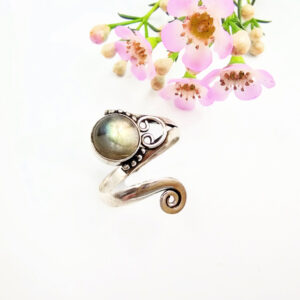 Mystic Spiral Labradorite Ring