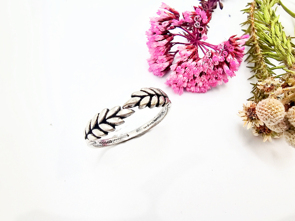 Leaf Wrap Ring (White Brass) Leaf Wrap Ring (White Brass)
