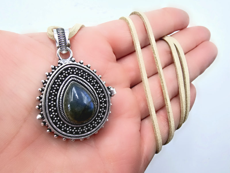 Labradorite Teardrop Locket (Opens) Labradorite Teardrop Locket (Opens) - Image 2
