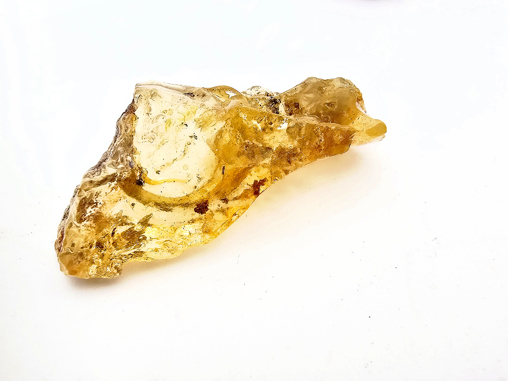 Natural Honey Amber Specimen E (11g) Natural Honey Amber Specimen E (11g)
