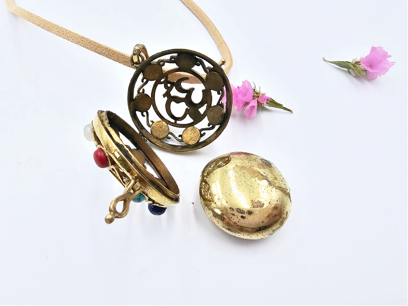 Harmony Bell Necklace OM Chakra (Brass) Harmony Bell Necklace OM Chakra (Brass) - Image 3
