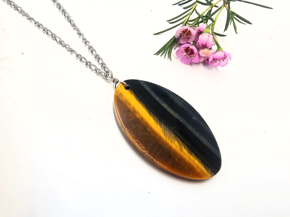 Oval Flashy Blue Tigers Eye Necklace Oval Flashy Blue Tigers Eye Necklace
