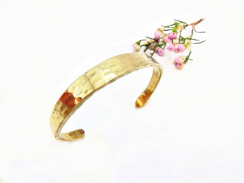 Classic Hammered Bangle – Brass Classic Hammered Bangle – Brass